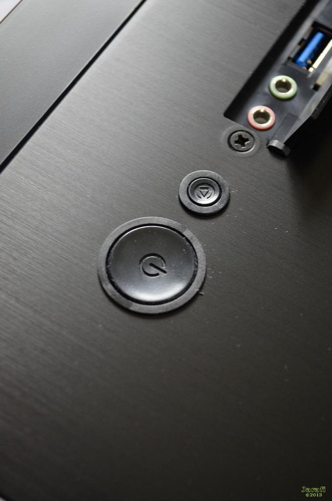 [24/09/2013] Lian Li PC-7HX (18)