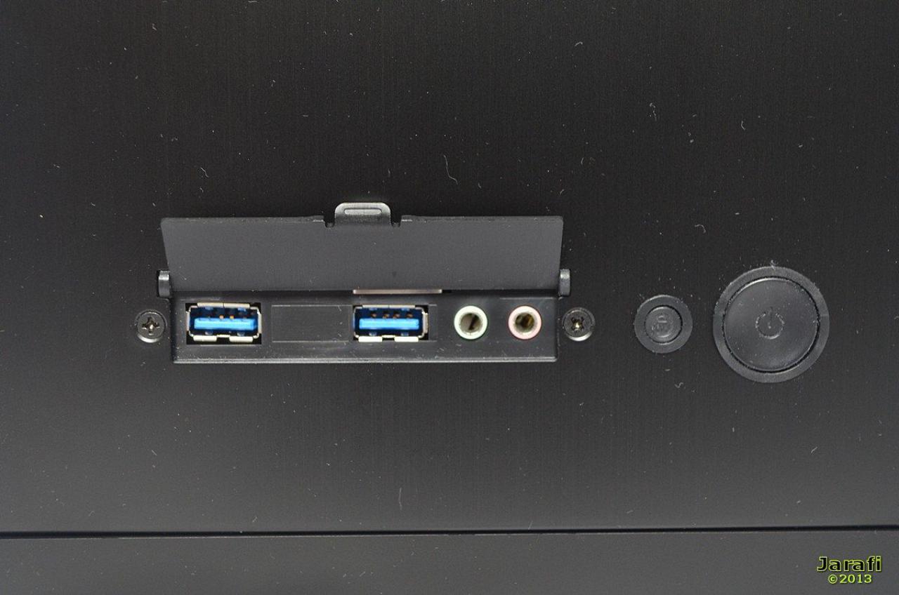 [24/09/2013] Lian Li PC-7HX (21)