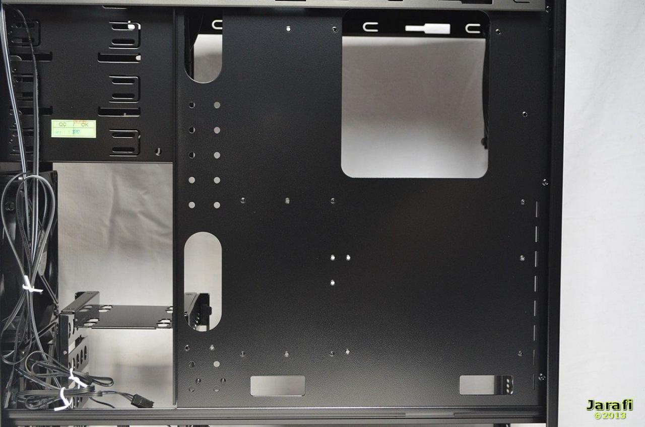 [24/09/2013] Lian Li PC-7HX (35)