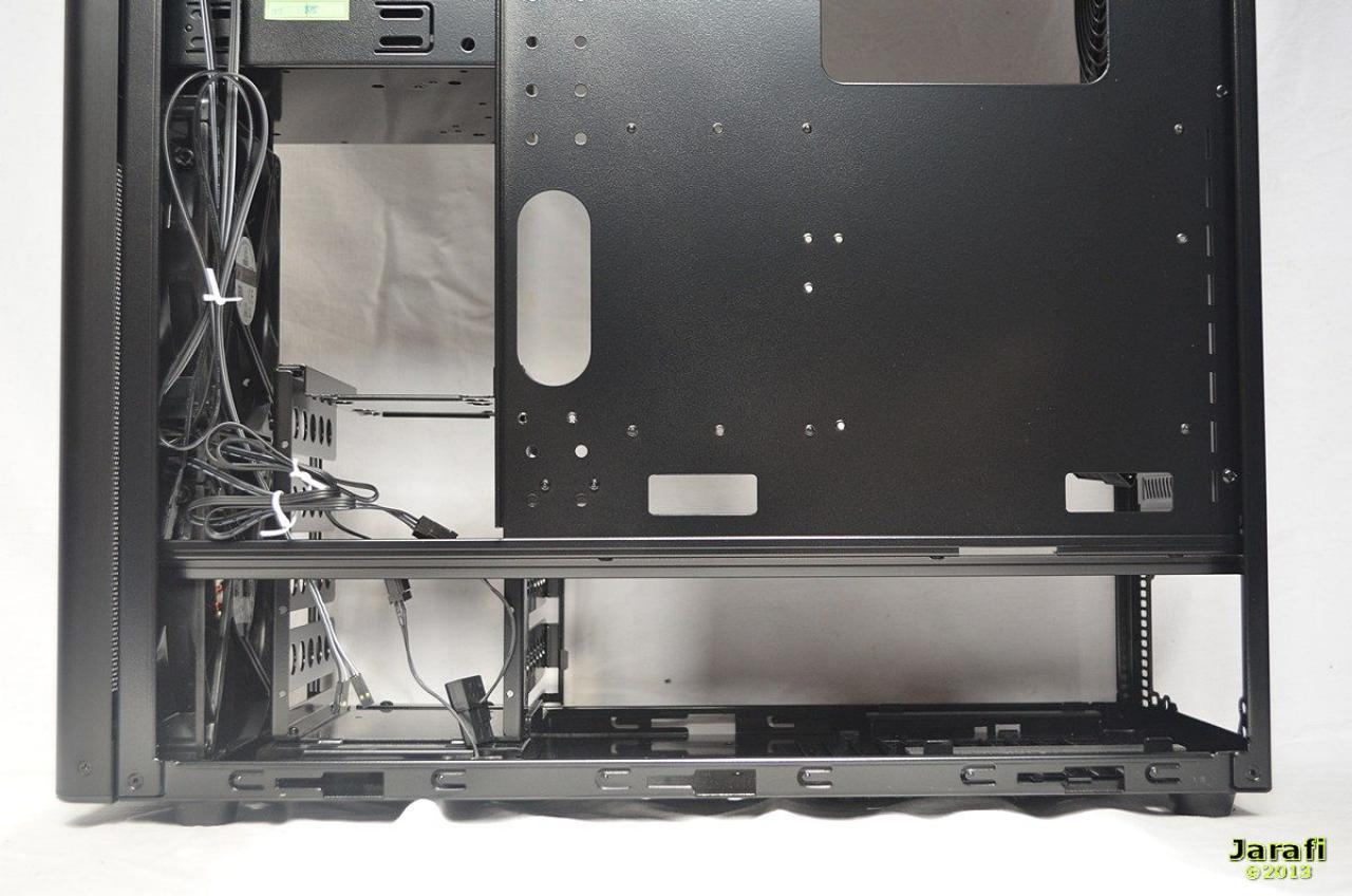 [24/09/2013] Lian Li PC-7HX (36)