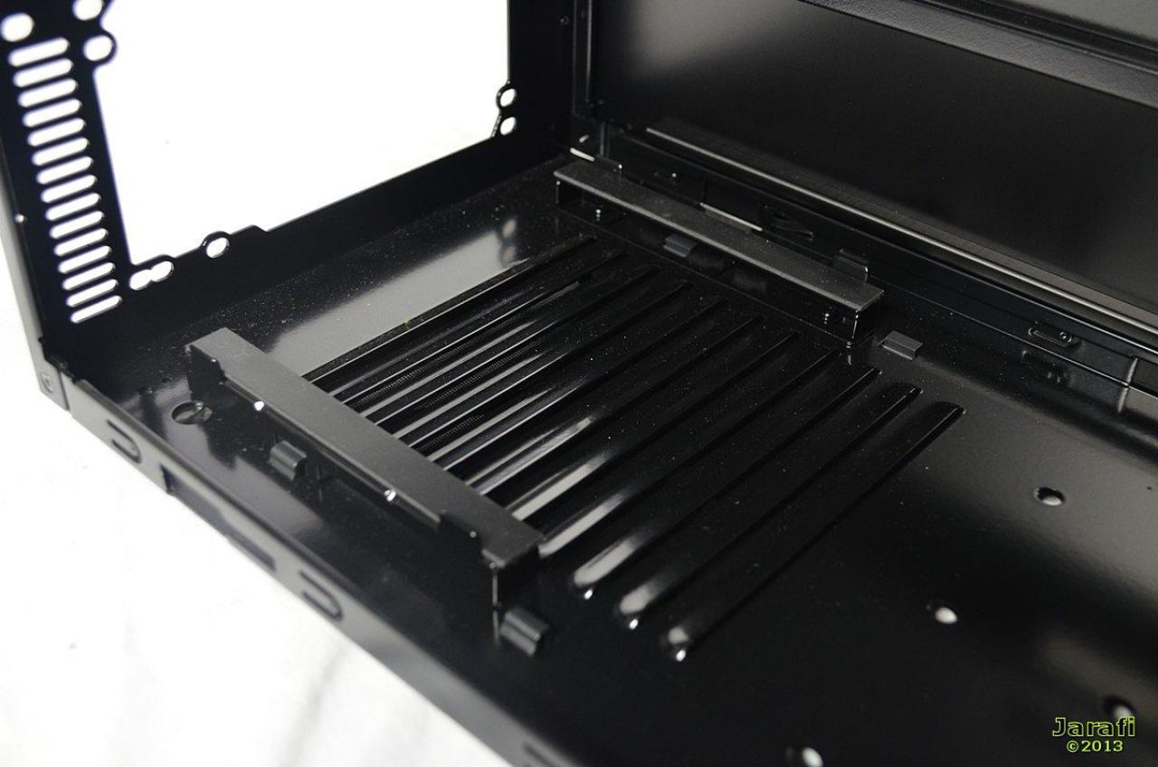 [24/09/2013] Lian Li PC-7HX (39)