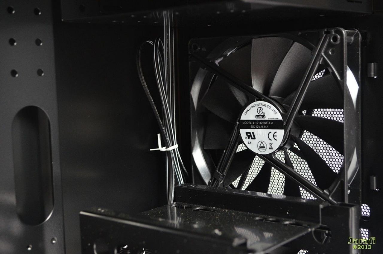 [24/09/2013] Lian Li PC-7HX (43)