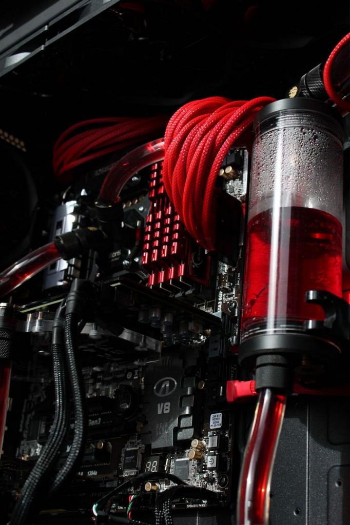 [18/09/2013] Update vom 19.09. mit neuen wassergekühlten PCs (8)