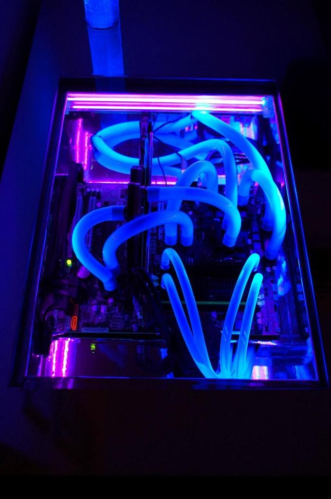 [18/09/2013] Update vom 19.09. mit neuen wassergekühlten PCs (39)