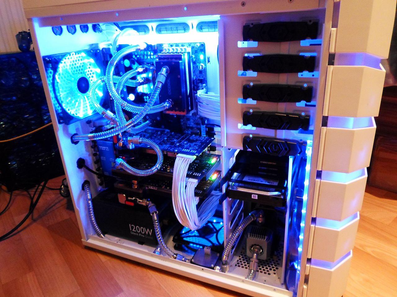 [18/09/2013] Update vom 19.09. mit neuen wassergekühlten PCs (44)