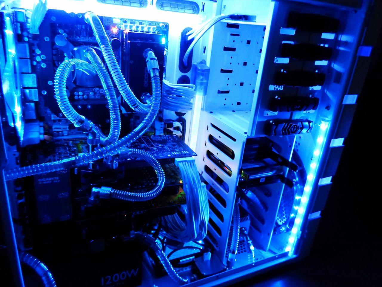 [18/09/2013] Update vom 19.09. mit neuen wassergekühlten PCs (45)