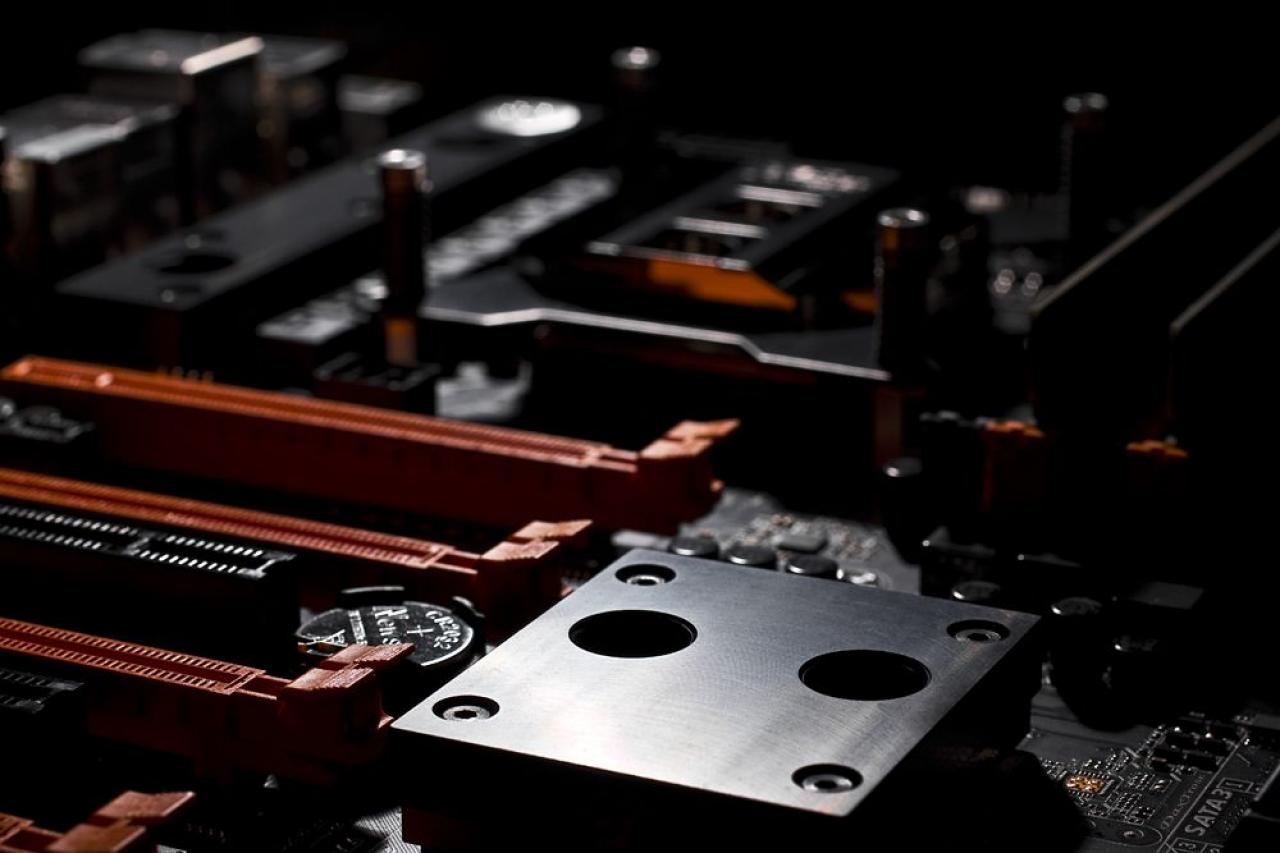 [18/09/2013] Update vom 19.09. mit neuen wassergekühlten PCs (61)