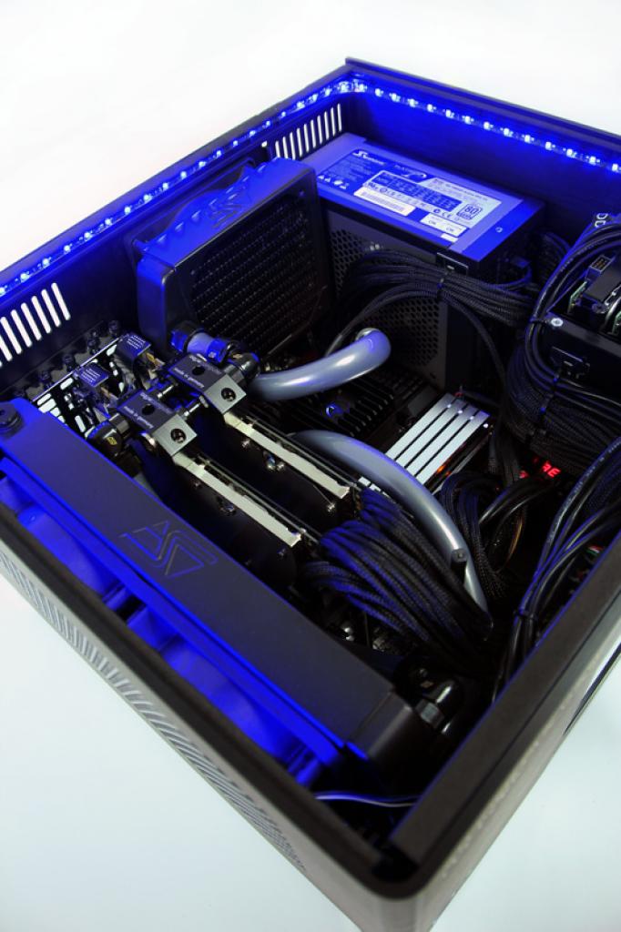 [19/09/2013] Steiger Dynamics Leet: Konfigurierbare High-End-Systeme im HTPC-Gehäuse veröffentlicht (2)