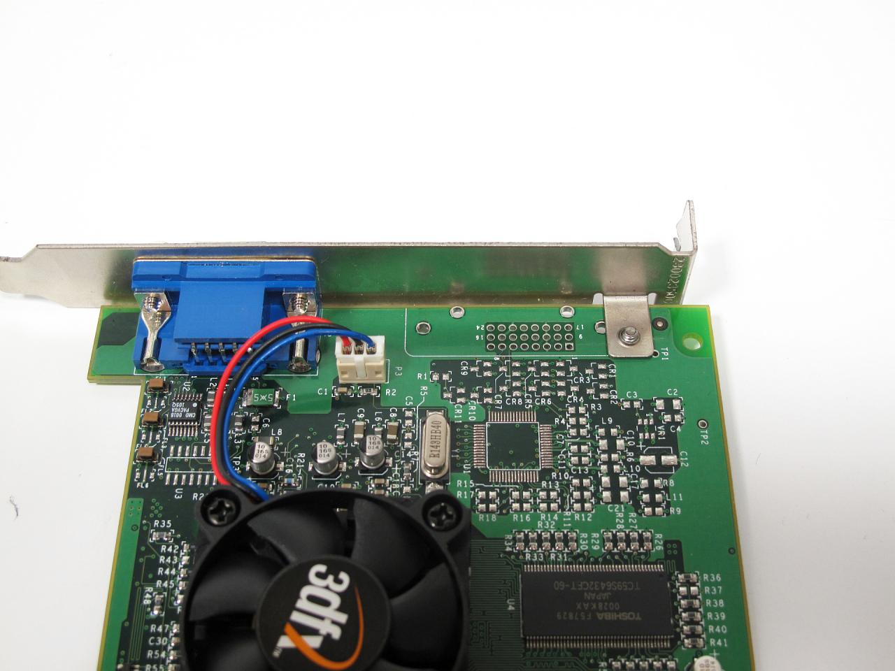[23/09/2013] 3dfx Voodoo 5 5500 AGP 4x Revision A2-3300: Blanker Platz für einen DVI-Konnektor