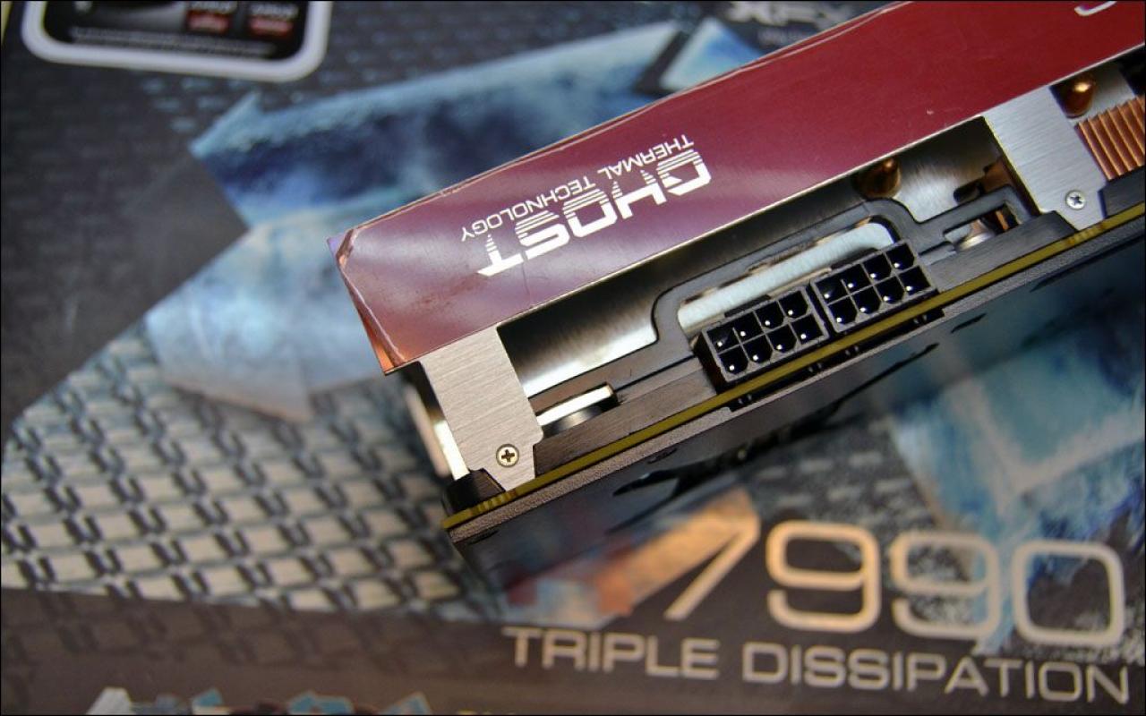 [23/09/2013] XDX Radeon HD 7990 Triple Dissipation mit zwei Tahiti-XT-GPUs und Custom-Design veröffentlicht (4)