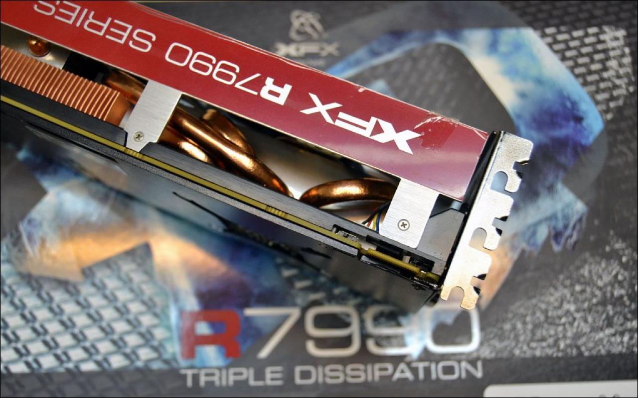 [23/09/2013] XDX Radeon HD 7990 Triple Dissipation mit zwei Tahiti-XT-GPUs und Custom-Design veröffentlicht (5)