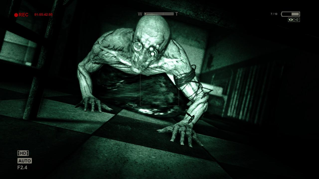 [13/09/2013] *NEU* Outlast (Presse/User: 79 versus 86)