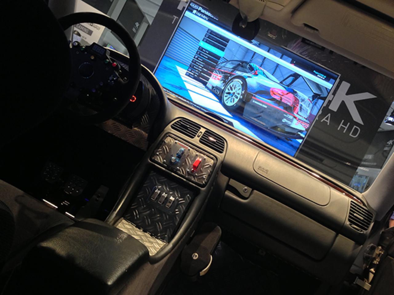 [05/09/2013] Project Cars im Mercedes CLK AMG DTM auf einem 4K-Fernseher von Panasonic.