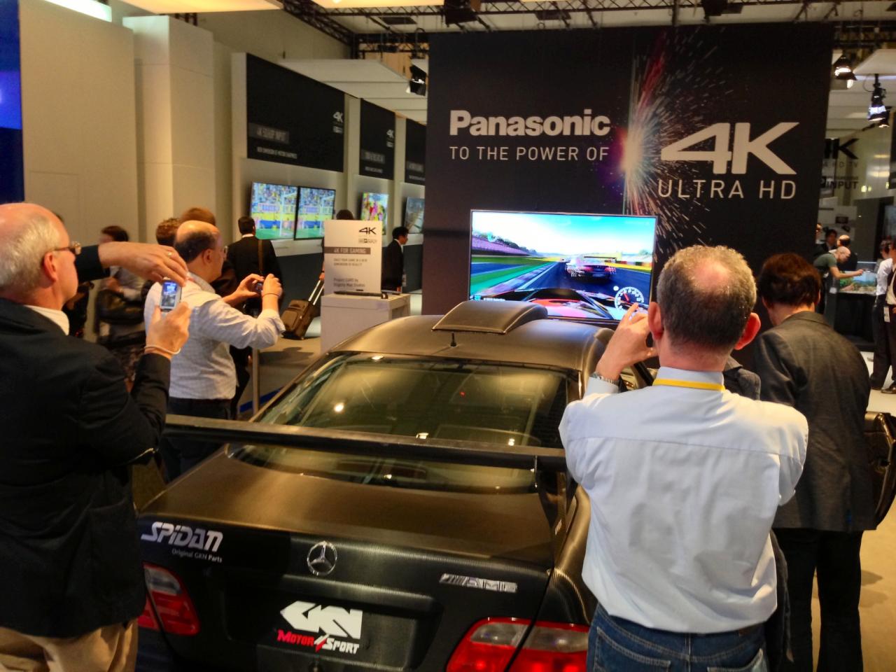 [05/09/2013] Project Cars im Mercedes CLK AMG DTM auf einem 4K-Fernseher von Panasonic.