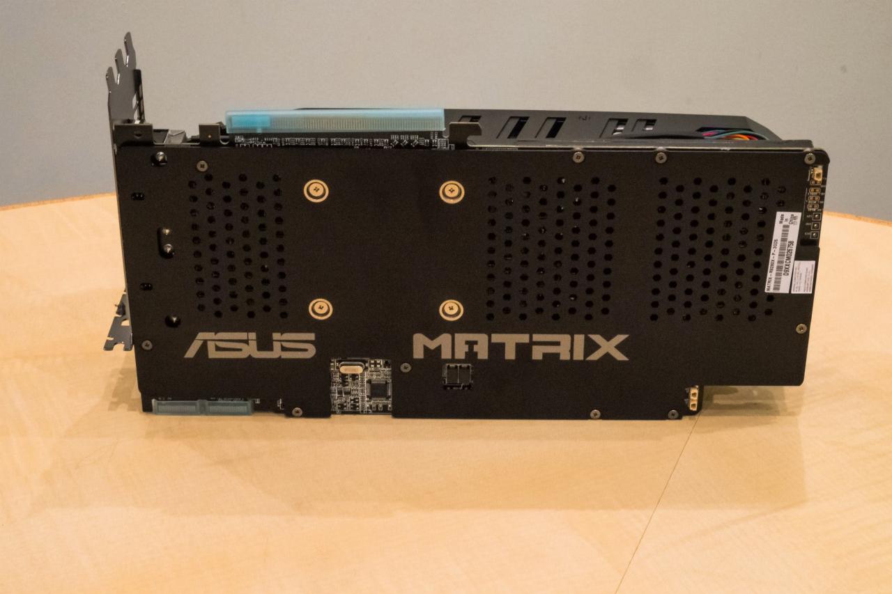 [04/10/2013] AMD Radeon R9 280X: Zahlreiche Bilder der Asus ROG Matrix veröffentlicht (4)
