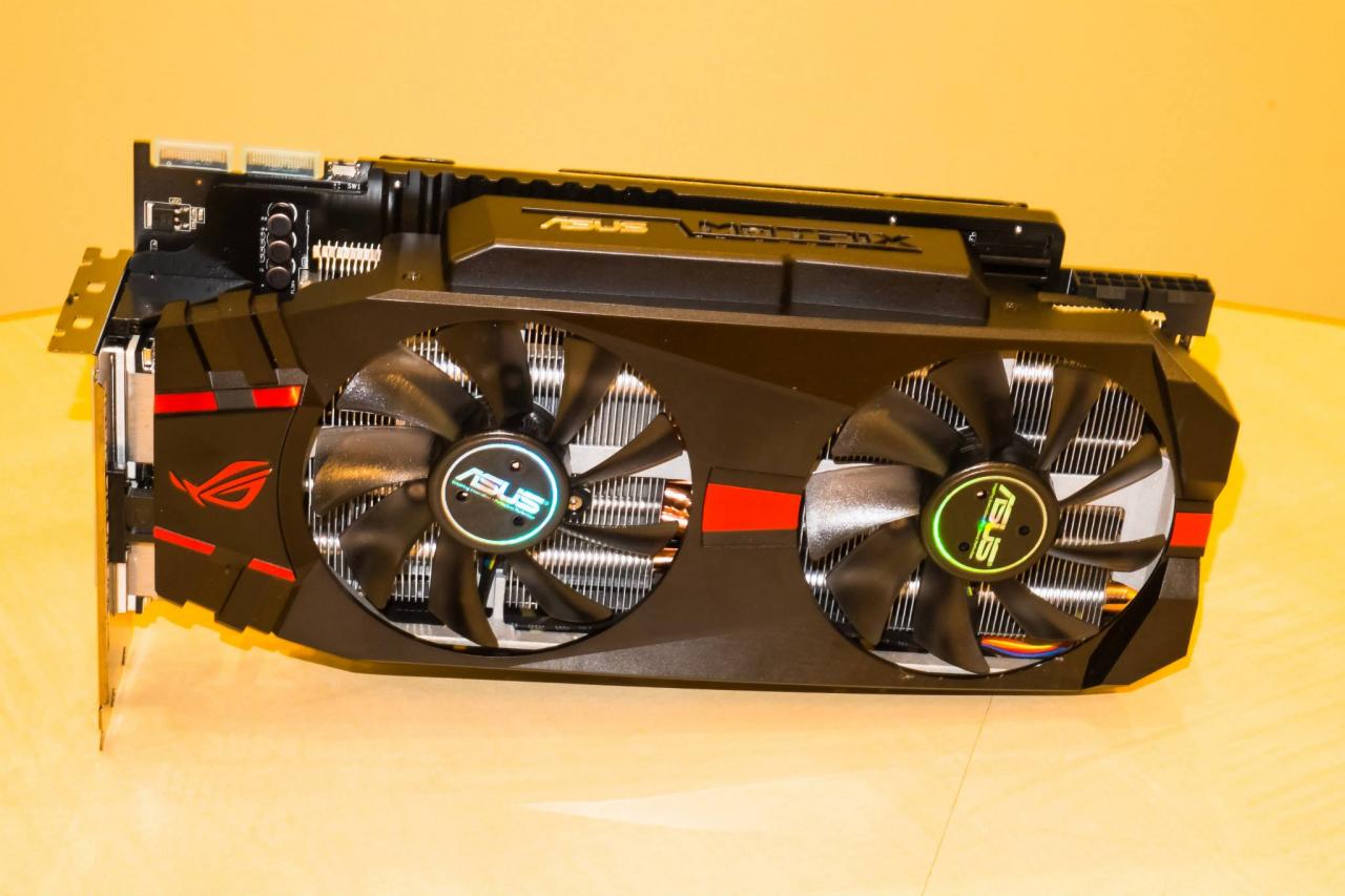 [04/10/2013] AMD Radeon R9 280X: Zahlreiche Bilder der Asus ROG Matrix veröffentlicht (5)