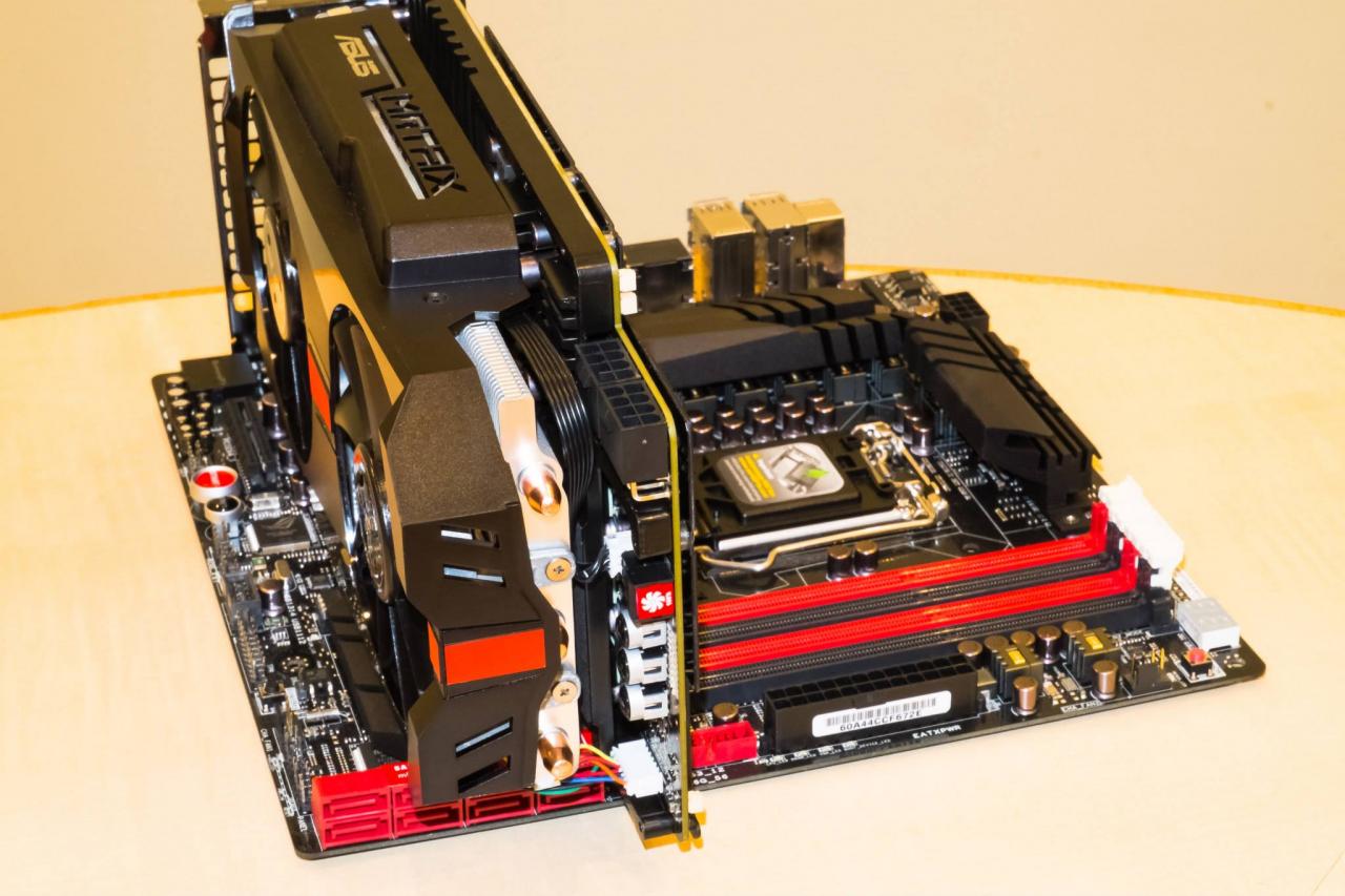 [04/10/2013] AMD Radeon R9 280X: Zahlreiche Bilder der Asus ROG Matrix veröffentlicht (11)