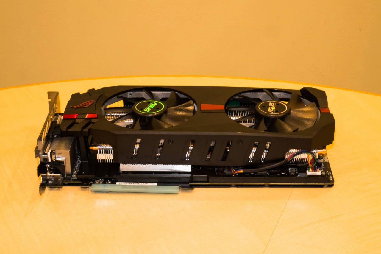 [04/10/2013] AMD Radeon R9 280X: Zahlreiche Bilder der Asus ROG Matrix veröffentlicht (3)