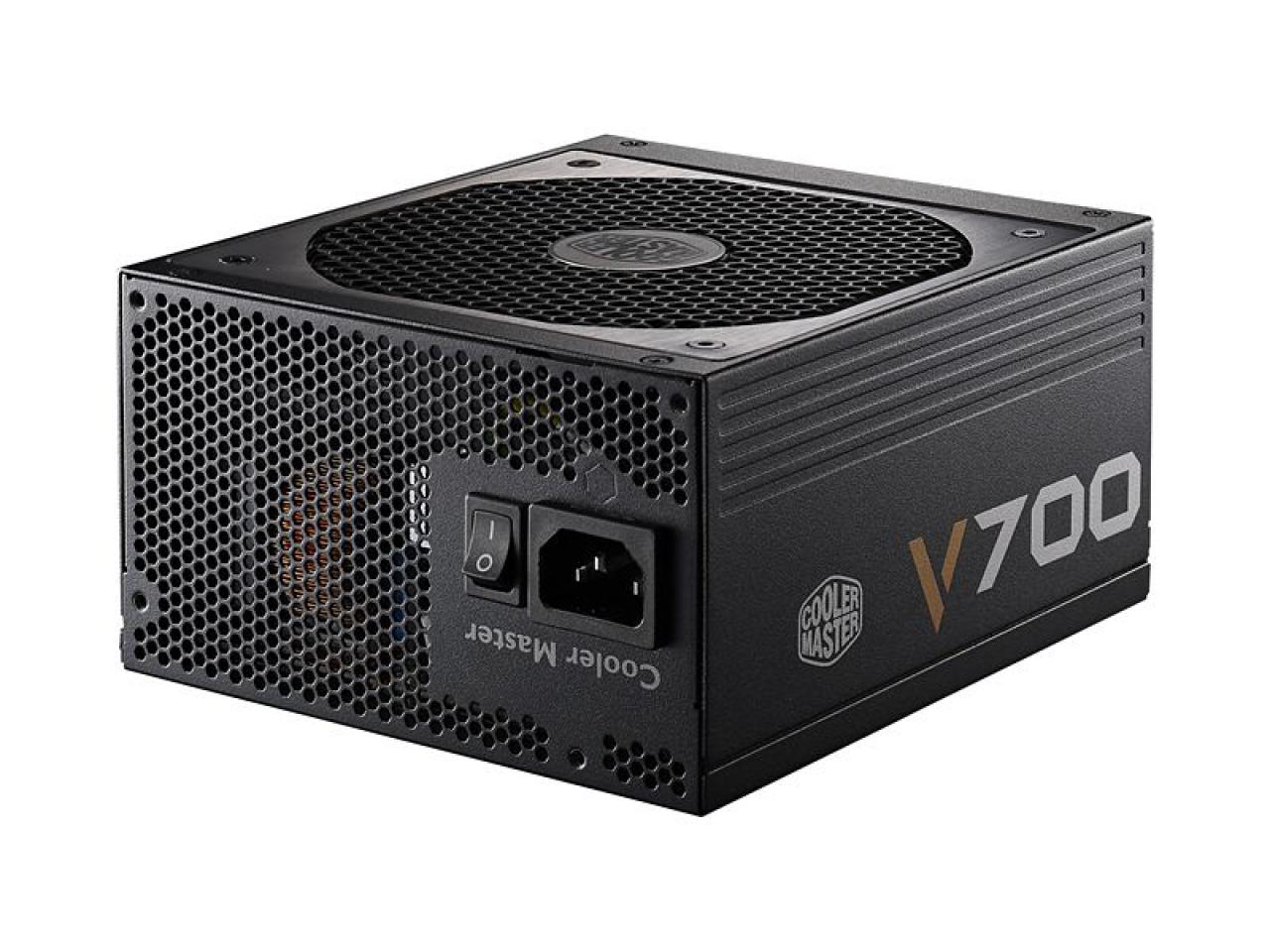[07/10/2013] Cooler Master V700 (2)