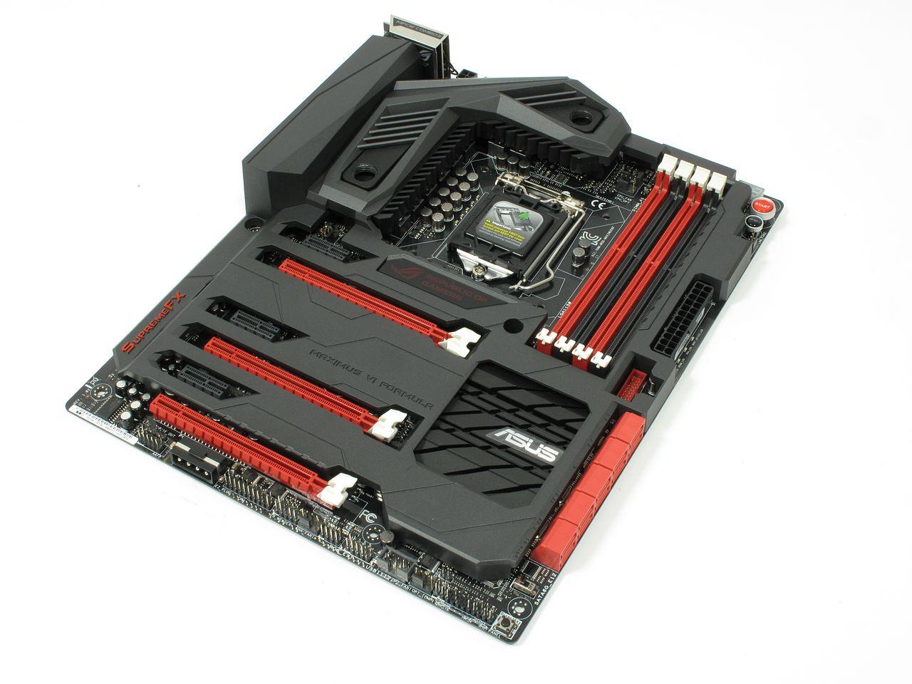 [23/10/2013] High-End-Mainboards: Sie bieten meistens ein schickes Design, große Kühlkörper, OC-Gimmicks und zusätzliche Controller und Anschlüsse. Wer bei seiner PC-Zusammenstellung aber aufs Geld achten muss, sollte sich sehr gut überlegen, ob 100 oder 200 Euro zusätzlich bei der Grafikkarte oder dem Prozessor nicht besser angelegt sind. Mit einer Luxus-Platine laufen Spiele nämlich nicht flüssiger als mit einem Mainboard mit Standard-Ausstattung.