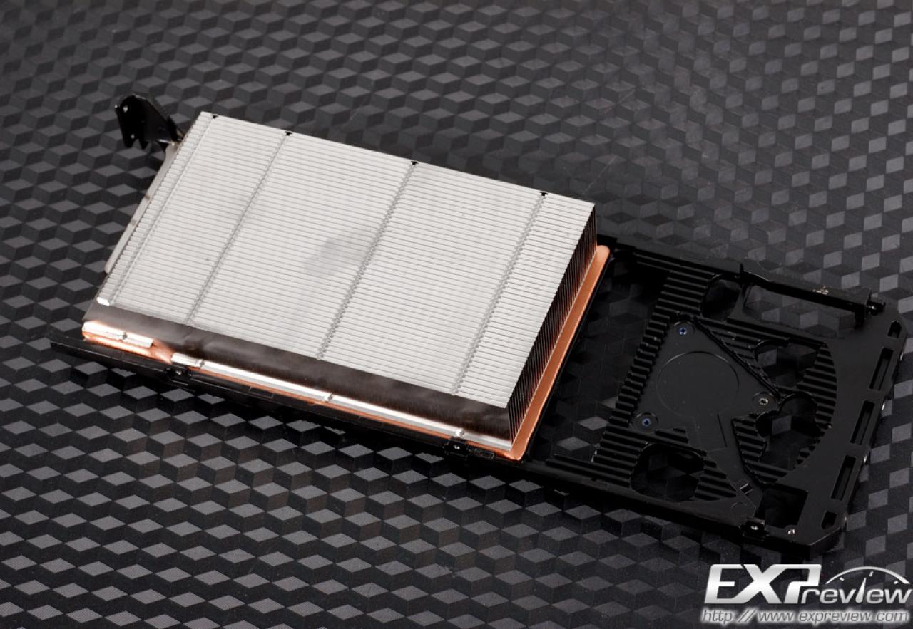 [14/10/2013] AMD Radeon R9 290X: Bilder eines zerlegten HIS-Referenzdesigns aufgetaucht (7)