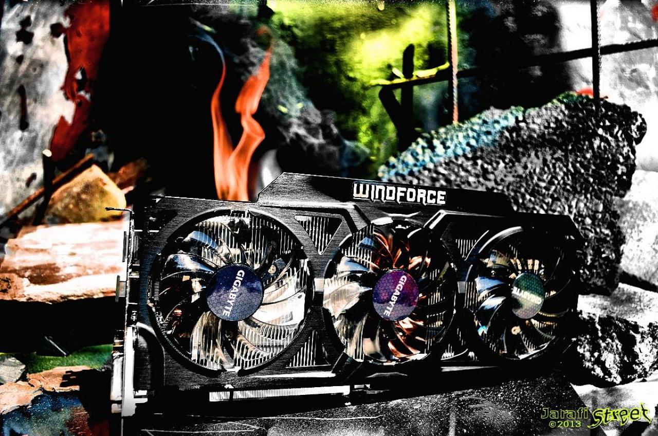 [11/10/2013] Update vom 13.10.: Titan schwitzt am Feuer, Asus Ares im Aktenkoffer, überlange Karten und mehr (12)