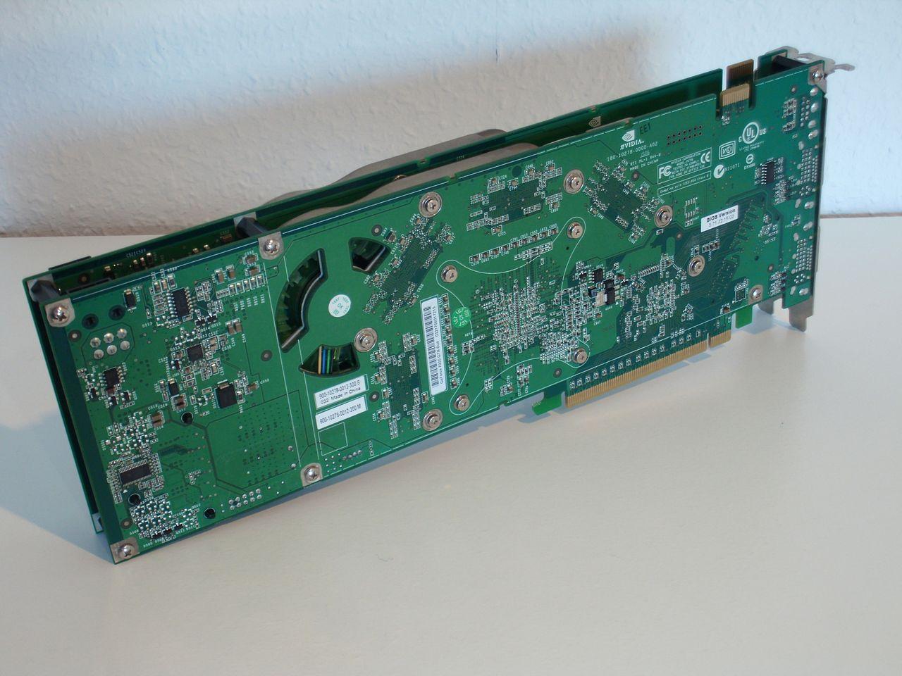 [11/10/2013] Update vom 13.10.: Titan schwitzt am Feuer, Asus Ares im Aktenkoffer, überlange Karten und mehr (10)