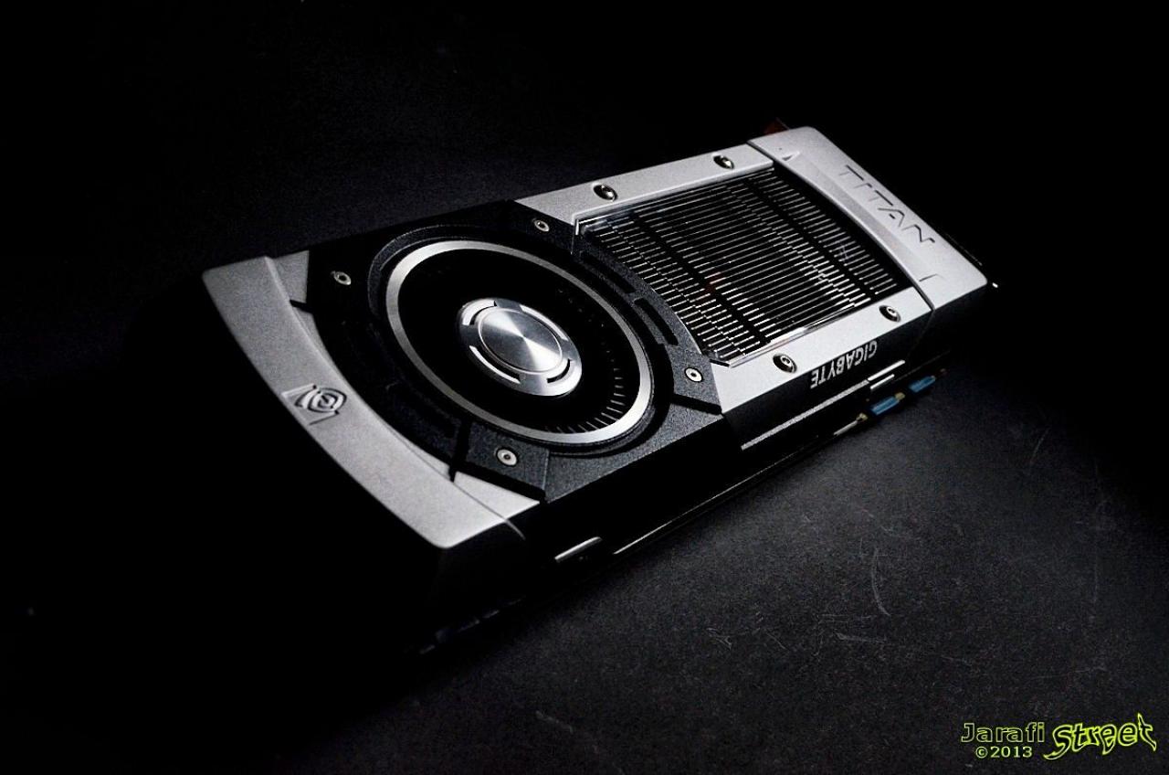 [11/10/2013] Update vom 13.10.: Titan schwitzt am Feuer, Asus Ares im Aktenkoffer, überlange Karten und mehr (15)