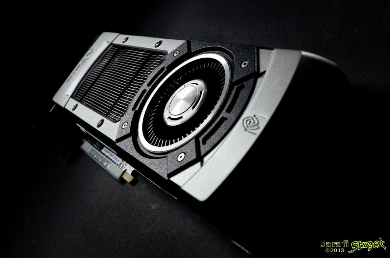 [11/10/2013] Update vom 13.10.: Titan schwitzt am Feuer, Asus Ares im Aktenkoffer, überlange Karten und mehr (16)