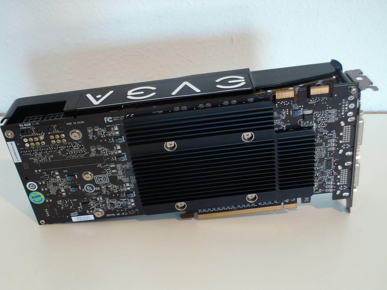 [11/10/2013] Update vom 13.10.: Titan schwitzt am Feuer, Asus Ares im Aktenkoffer, überlange Karten und mehr (19)