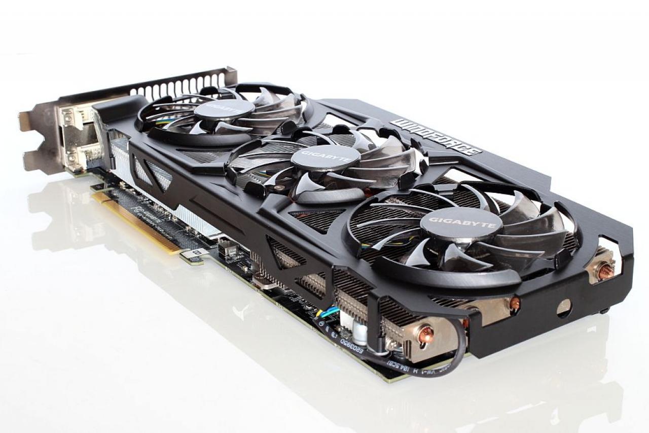 [11/10/2013] Update vom 13.10.: Titan schwitzt am Feuer, Asus Ares im Aktenkoffer, überlange Karten und mehr (36)