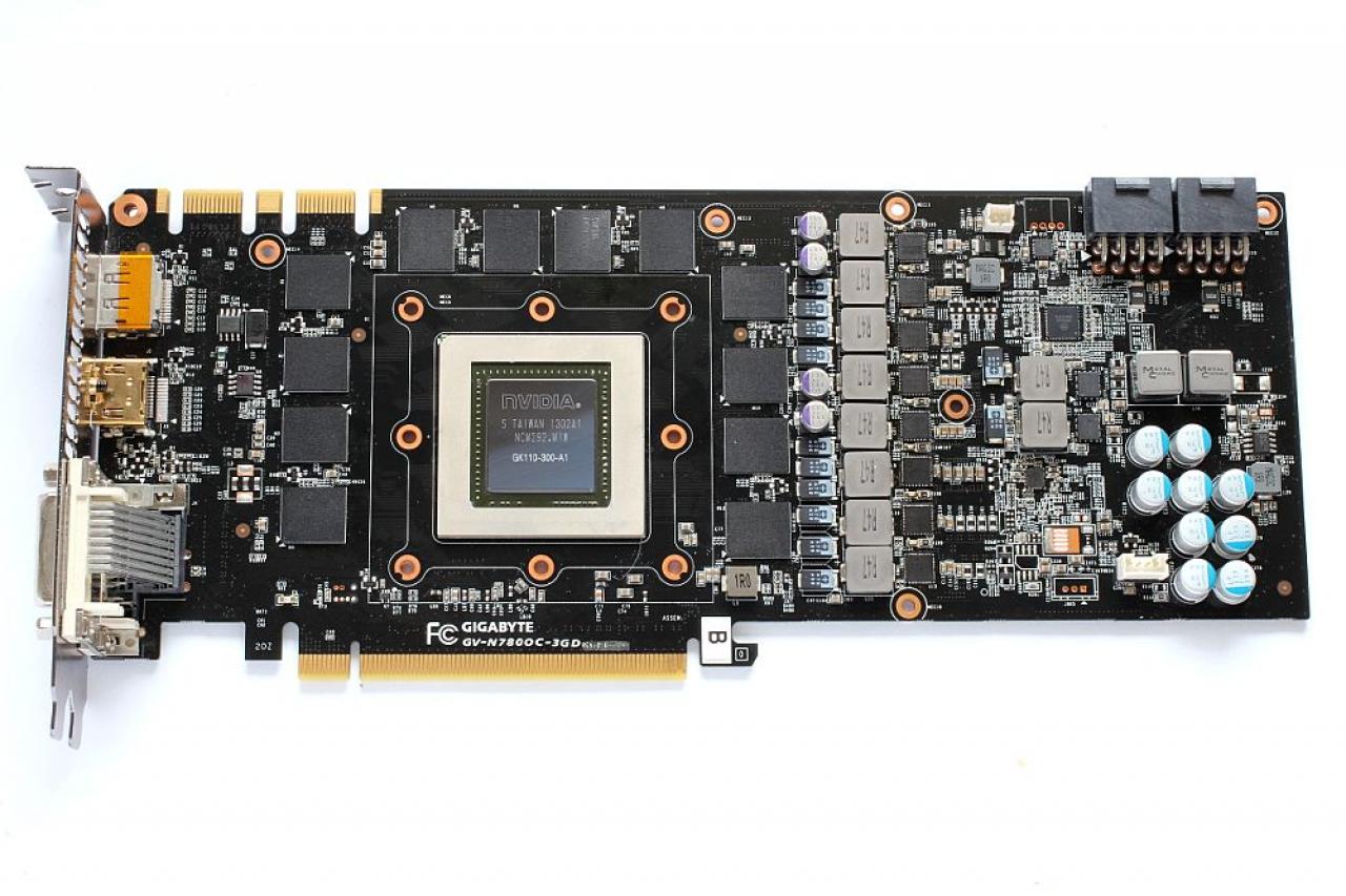 [11/10/2013] Update vom 13.10.: Titan schwitzt am Feuer, Asus Ares im Aktenkoffer, überlange Karten und mehr (37)