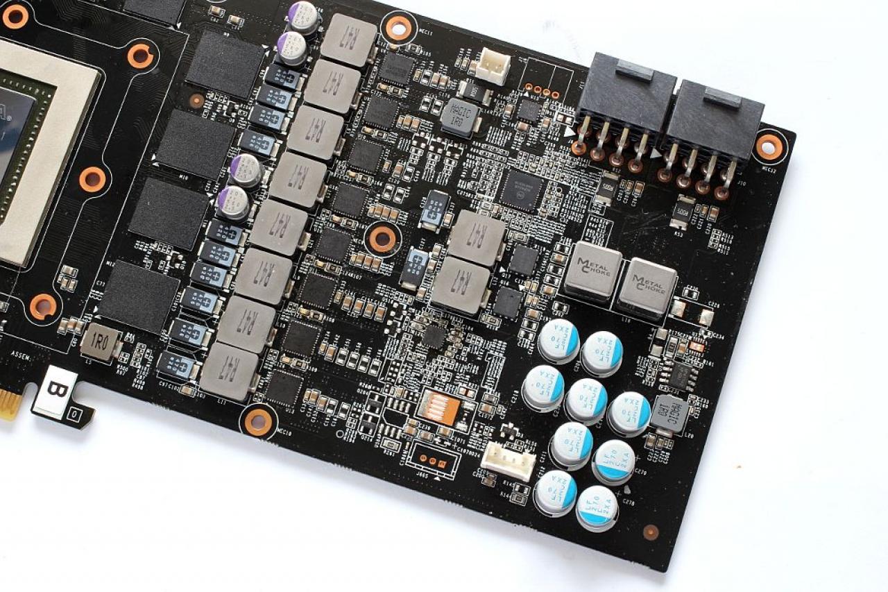 [11/10/2013] Update vom 13.10.: Titan schwitzt am Feuer, Asus Ares im Aktenkoffer, überlange Karten und mehr (38)