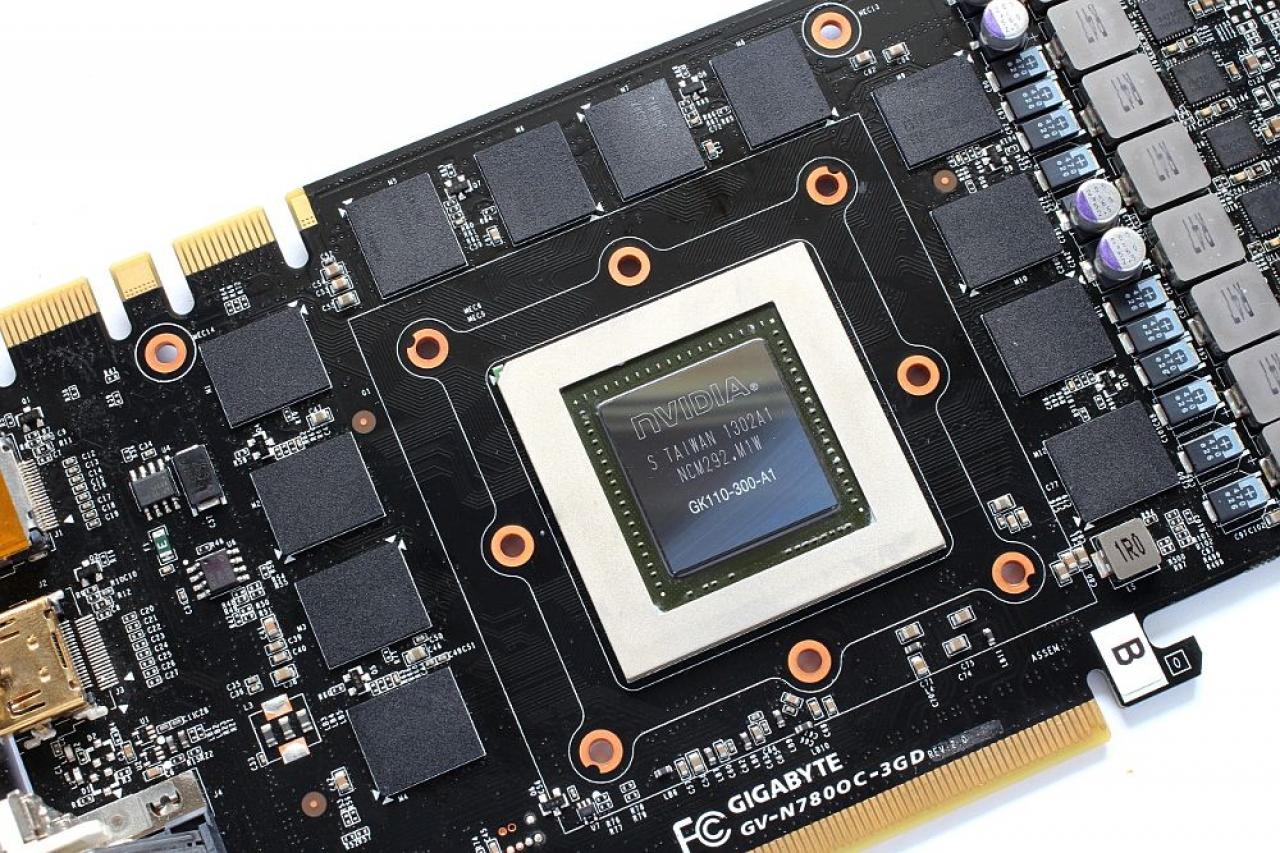 [11/10/2013] Update vom 13.10.: Titan schwitzt am Feuer, Asus Ares im Aktenkoffer, überlange Karten und mehr (39)