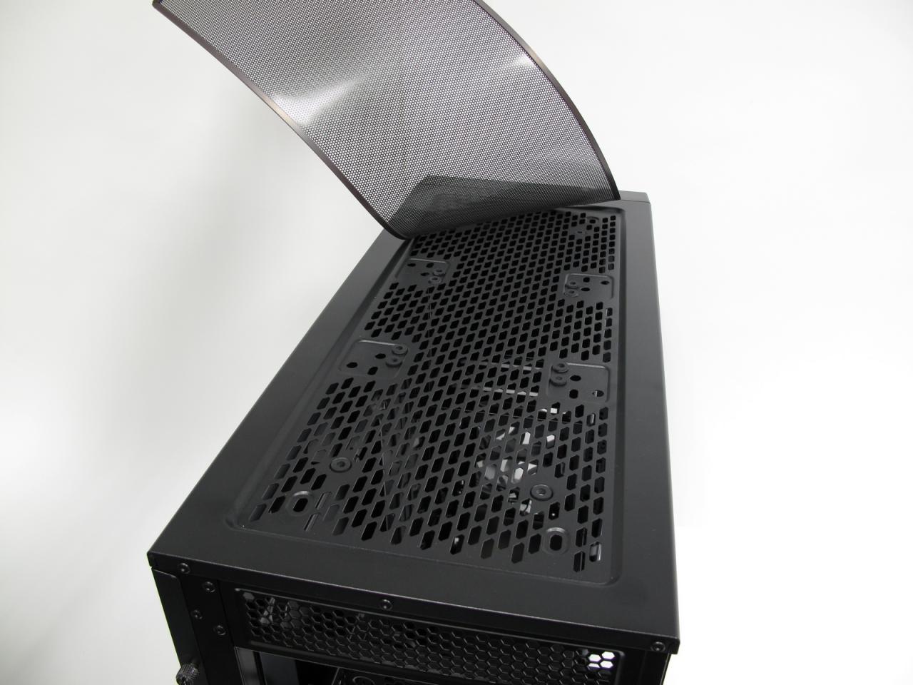 [09/10/2013] Corsair Obsidian 750D im Test: Hochwertige, aber auch teure Hardware-Behausung (8)