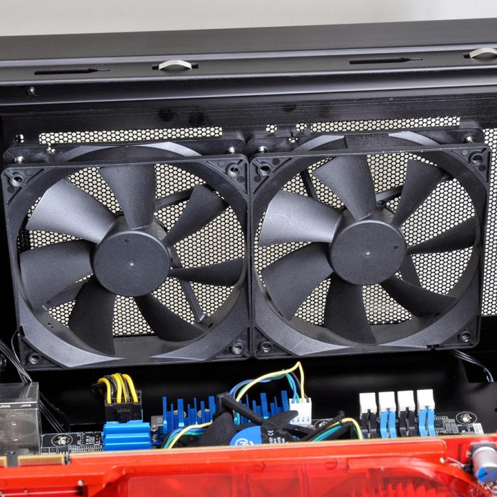 [28/11/2013] Lian Li PC-A51 Prototyp (5)