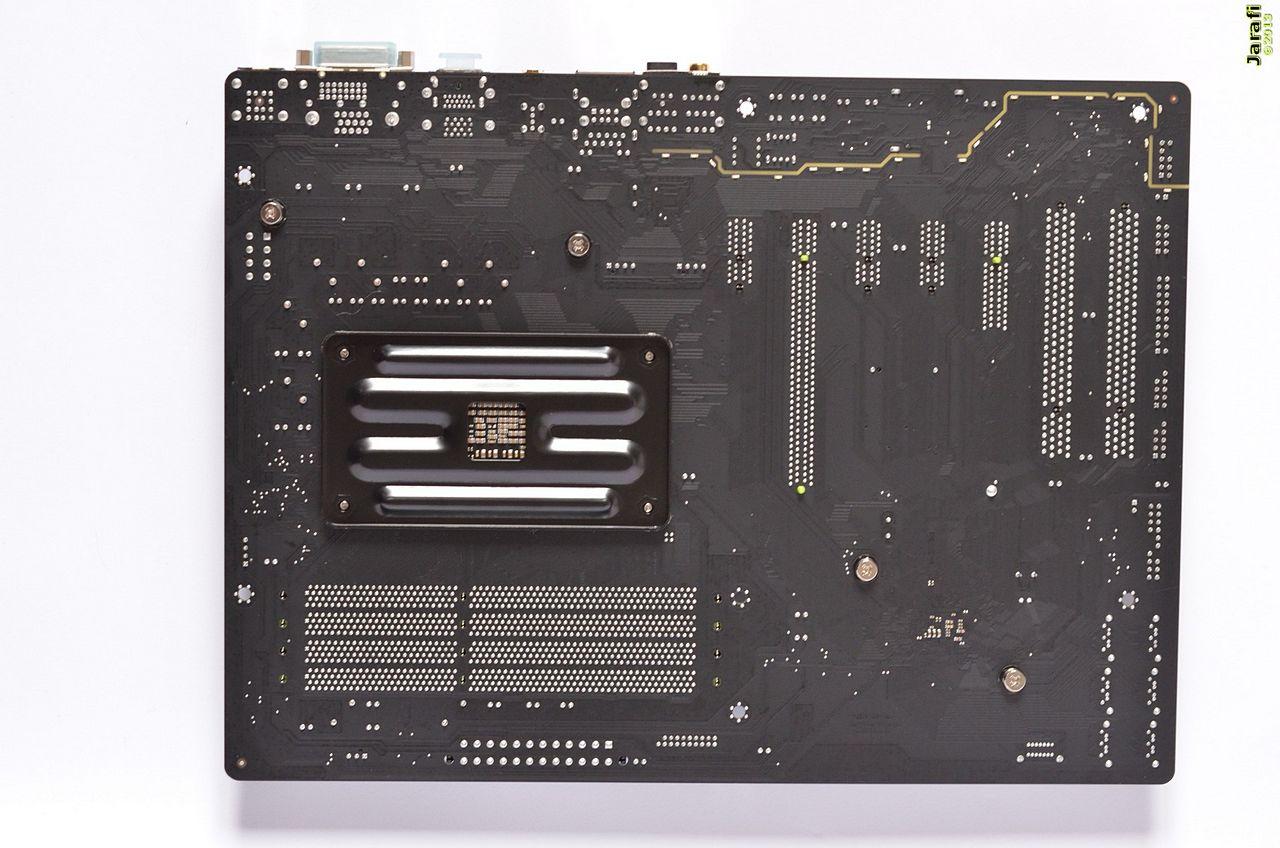 [25/11/2013] Gigabyte G1.Sniper A88X (12)
