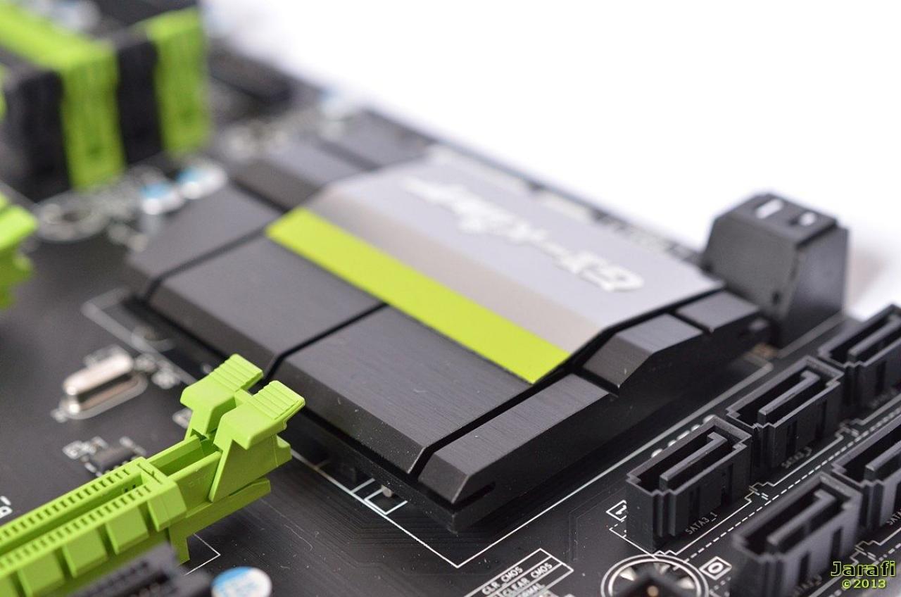 [25/11/2013] Gigabyte G1.Sniper A88X (32)
