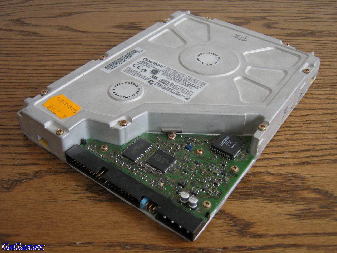 [29/11/2013] Update vom 29.11. mit Uralt-Festplatte im 5,25-Zoll-Format (4)
