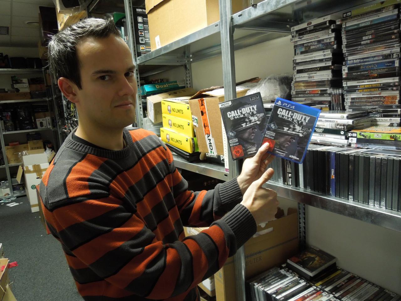[14/11/2013] Herr Doktor Waadt hat eine schwierige Entscheidung zu treffen. Soll er CoD: Ghosts nun auf der PS4 oder doch auf dem heimischen Rechenknecht zocken? Ehrlich gesagt können wir Daniel diese Entscheidung nicht abnehmen. Da bei uns im Namen allerdings das Wort 