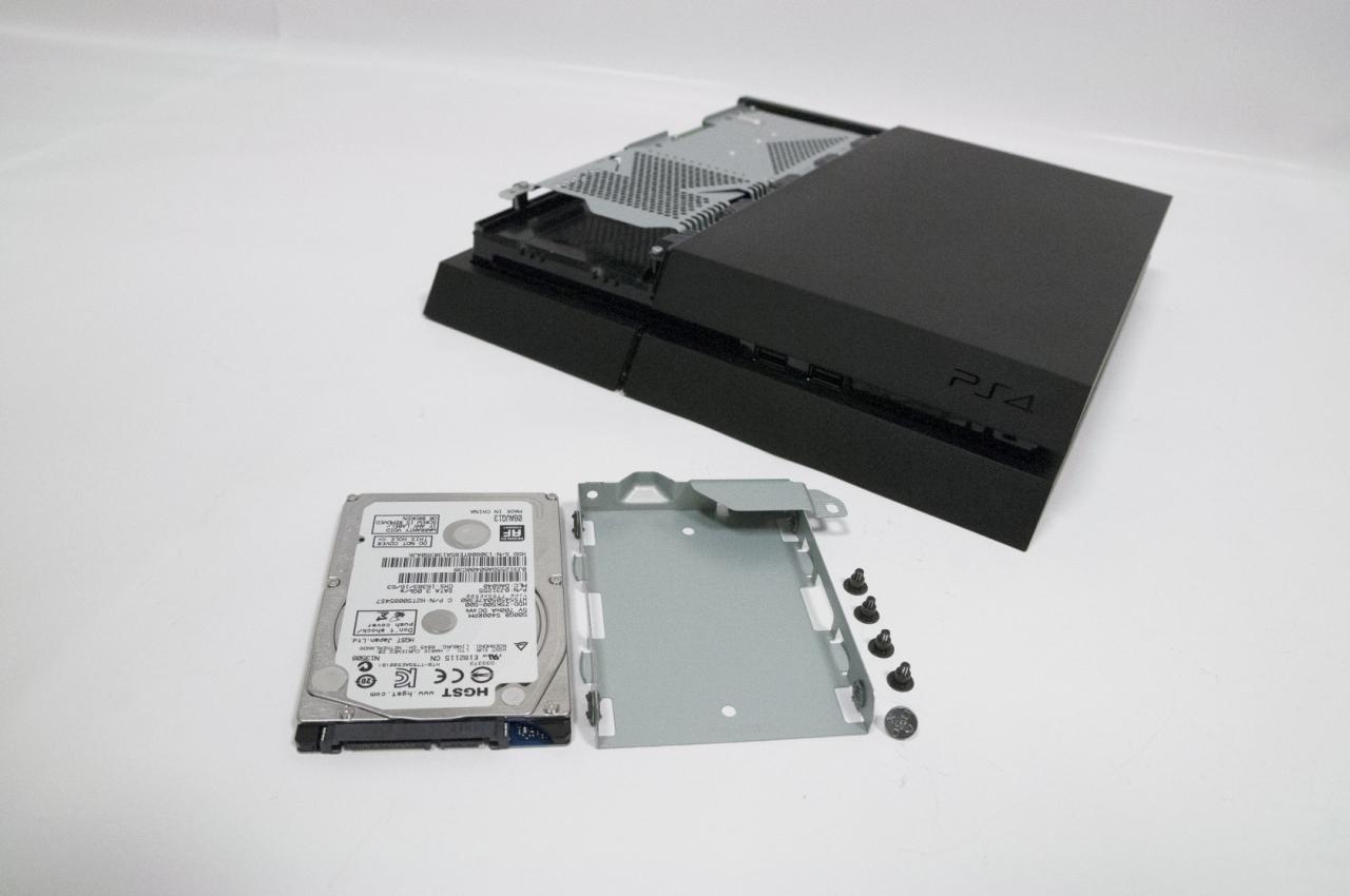 [08/11/2013] PS4: Festplatte ausbauen und tauschen (9)