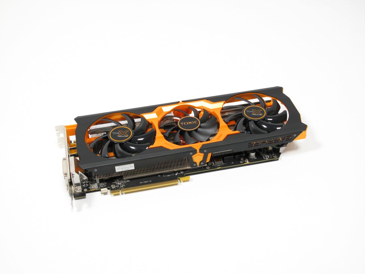 [08/11/2013] Sapphire Radeon R9 280X Toxic: Dank eines Boosts auf 1.150 MHz und 3.200 MHz RAM-Takt die flinkeste 280X. Der neue Kühler verlängert die Karte auf 30,5 cm, arbeitet jedoch relativ laut. Ausführlicher Test in der PCGH 01/2014.