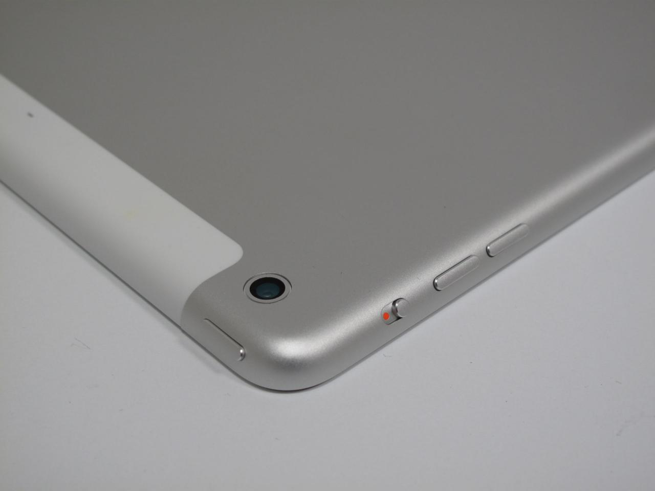 [06/11/2013] iPad Air: Tablet mit Model-Maßen (3)