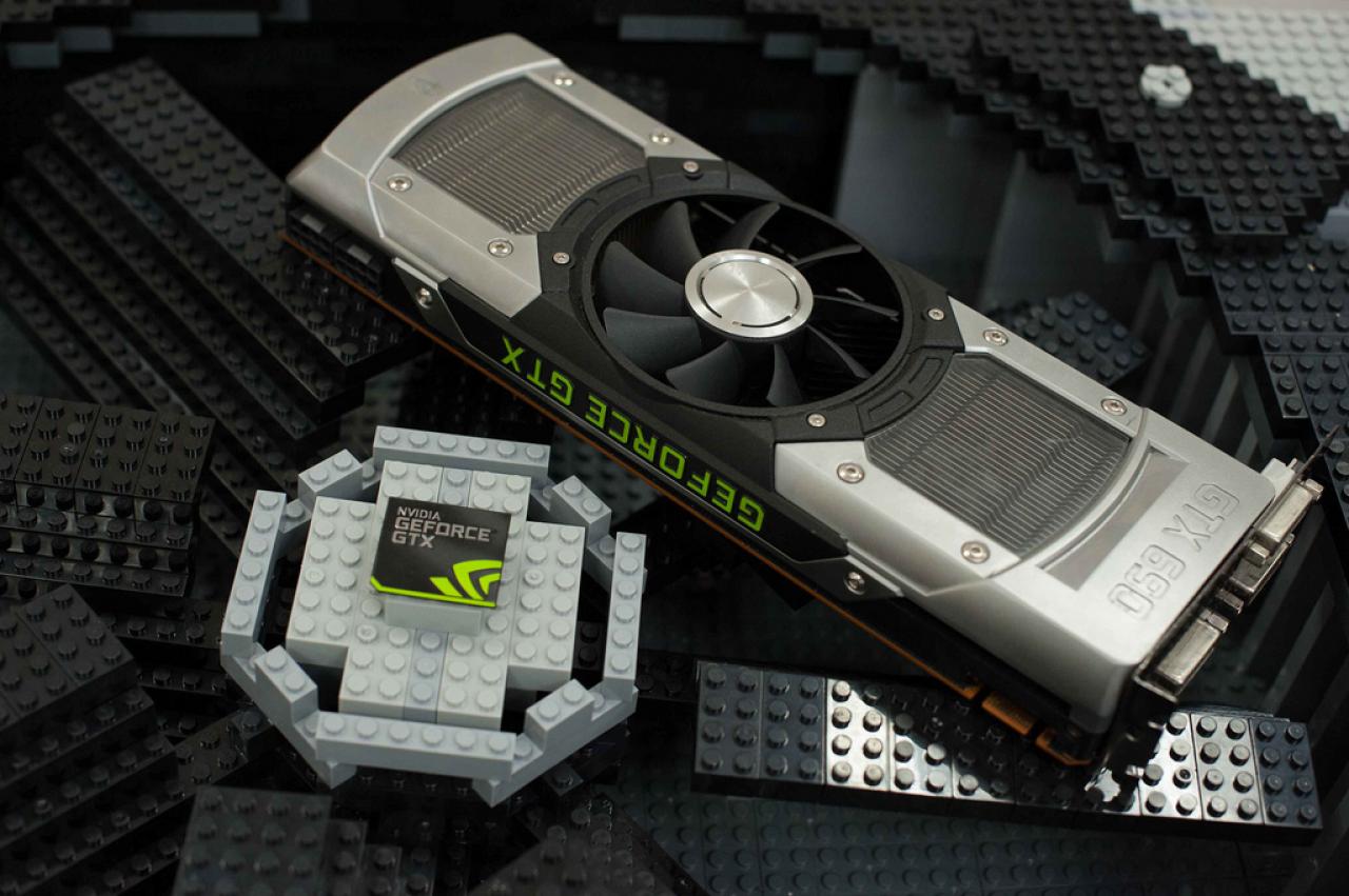 [09/12/2013] Nvidia Geforce GTX 690: 1,75 m hohes Lego-Replikat aus 11.396 Steinen gebaut (7)