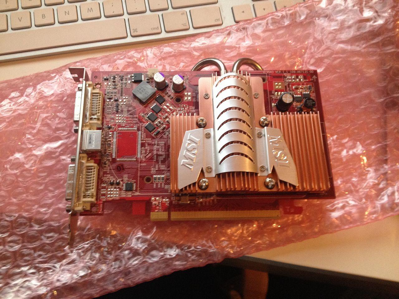[28/12/2013] Update vom 29.12.: Schönheit mit weißer Platine, selbstgebauter Adapter und Prototyp (32)