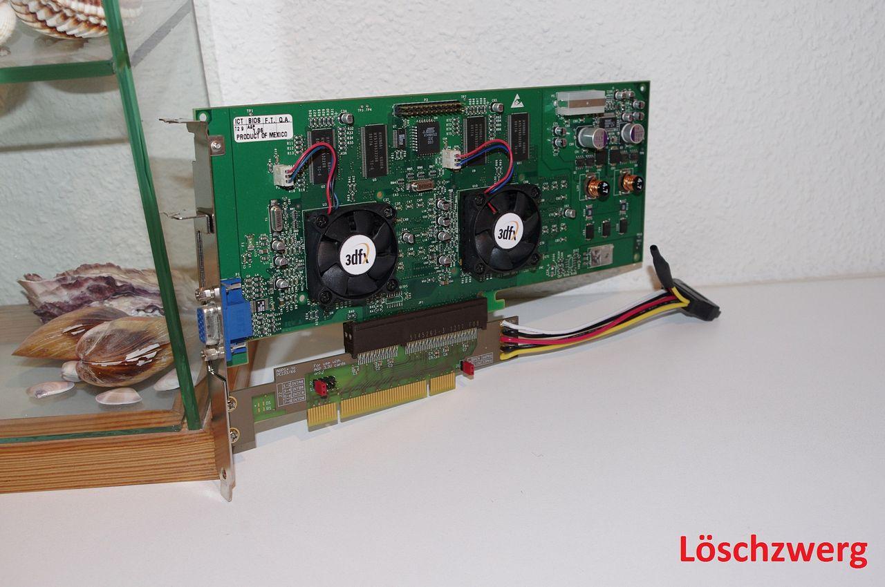 [28/12/2013] Update vom 29.12.: Schönheit mit weißer Platine, selbstgebauter Adapter und Prototyp (50)