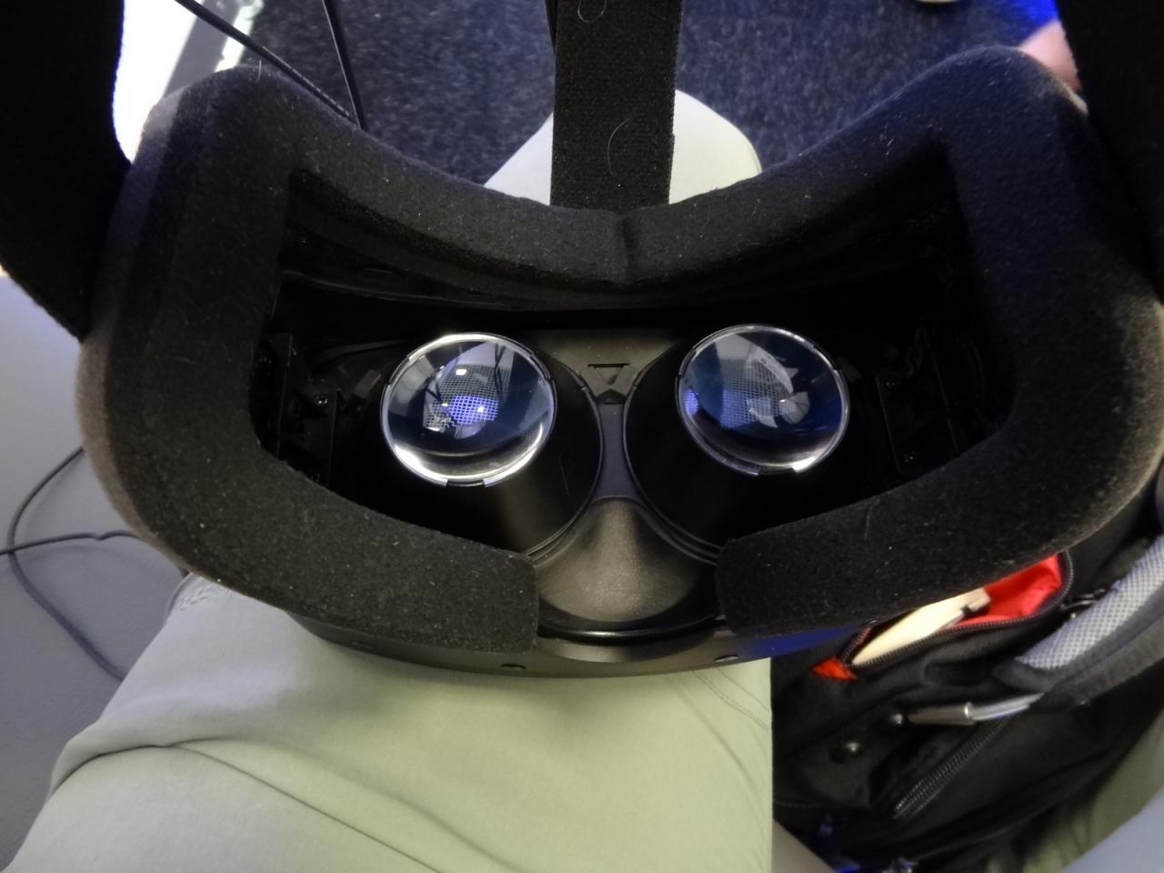 [18/12/2013] In Sachen Hardware hätte ich gern ein Oculus Rift mit gescheiter Auflösung (Full HD pro Auge?) und einer Lösung für das Kabelgewirr - wie zum Beispiel einen Gürtelakku, damit man sich auch um die eigene Achse drehen kann. (Carsten Spille)