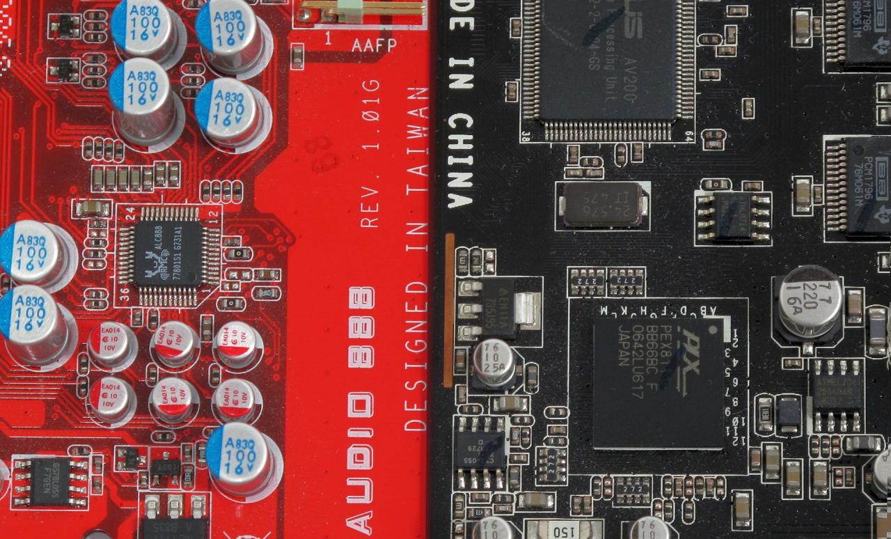 [17/12/2013] Links der Realtek-Chip, rechs die Asus Xonar D2X