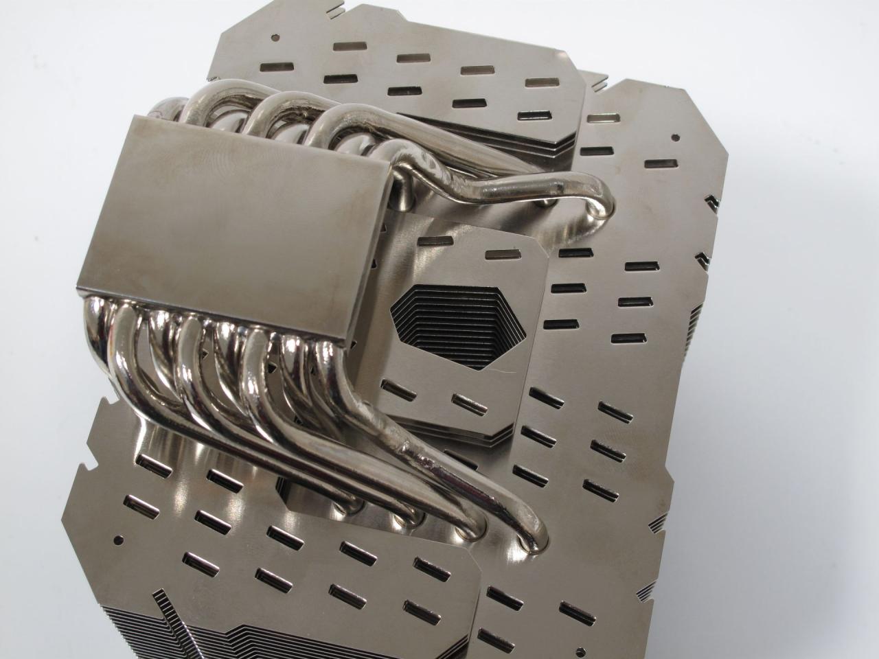 [20/12/2013] Thermalright HR-22 im Test: Was kann die Neuauflage des Kult-Kühlers? (3)