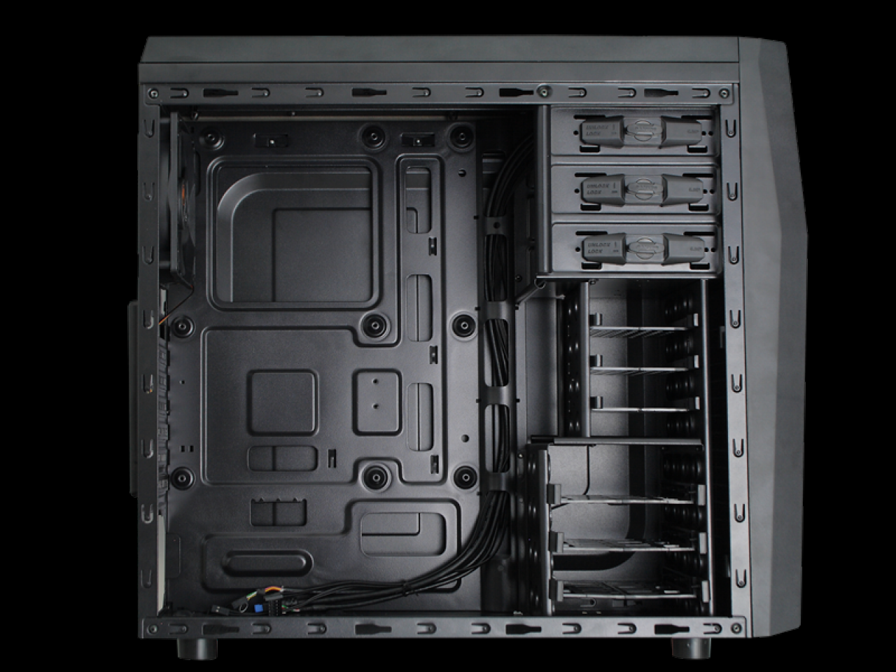 [27/01/2014] Cougar MX300: Midi-Tower mit 
